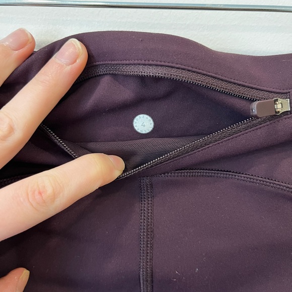 Lululemon leggings size 4 - Picture 4 of 7